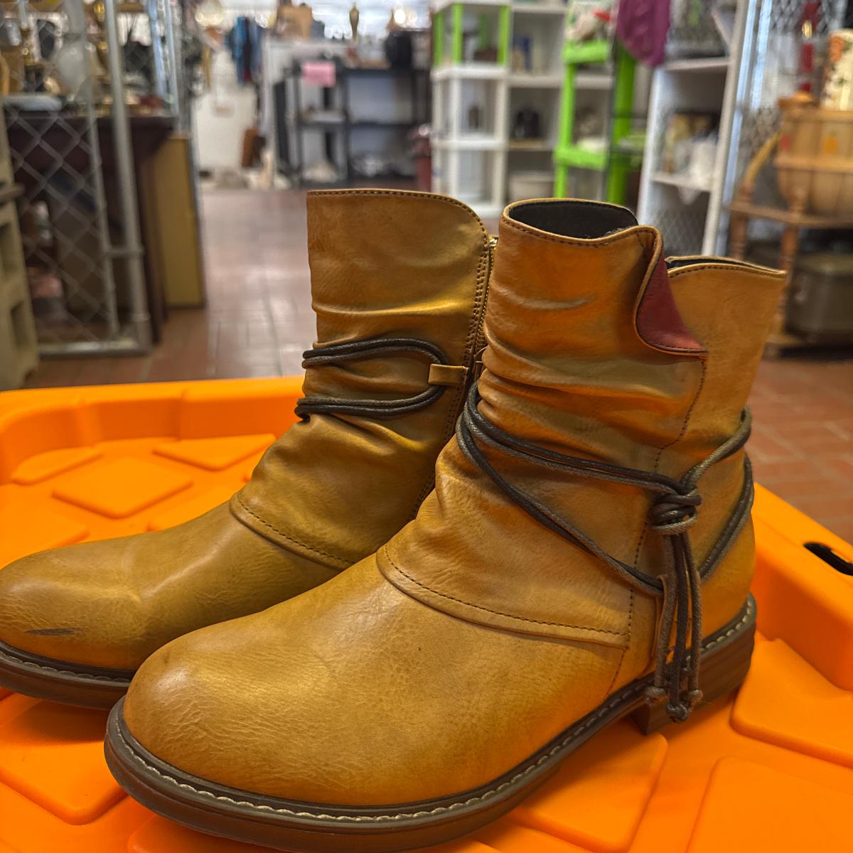 Cozy Light Brown Ankle Boots with Crisscross Laces